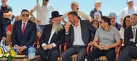 כהנא משוחח עם הרב אליהו