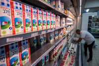בצל המחסור: החלב המיובא כבר בדרך לרשתות