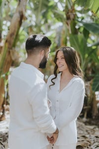 נמסנו: אליעד נחום וארוסתו בצילומי זוגיות פוטוגניים במיוחד