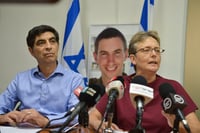 משפחת גולדין: "חמאס דואג למחבליו יותר משנתניהו דואג לחייליו"
