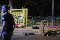 יורה, נופל וממשיך לירות: תיעוד הפיגוע במעלה אדומים