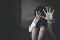 אישום חמור: מנהל ביצע עבירות מין בתלמידיו
