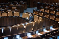 ראשי הקואליציה: הדיון בנבצרות זה הפיכה צבאית