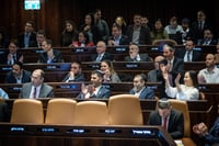 כאשר זו האווירה, איך אפשר בכלל לדבר על הידברות?