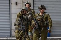 20 כדורים לעבר הנהג, שנורה לעיני אשתו וילדיו