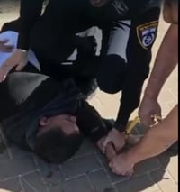 "תנו לו כדור בראש". תיעוד מעצר המחבל בצריפין