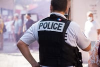 פריז בוערת: צעיר נורה בראשו במהלך הפגנות