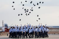 צפו: נתניהו, גלנט והלוי בטקס סיום קורס טיס