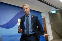 נחשף: כך התחזה הסוכן האיראני למזכיר הממשלה יוסי פוקס