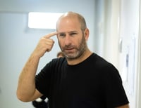 חנוך דאום נכנס בח"כ שהותקף: אתה הסיוט שלהם