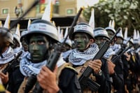 נלחמו בדאעש ועוזרים לצה"ל. מי הם החמושים שקיבלו נשק מישראל?