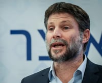 סמוטריץ' לנתניהו: תשאיר את משלחת המו"מ בארץ