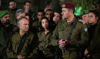 צפו בתיעוד: הרמטכ"ל הדליק נר שלישי עם החיילים