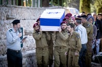 האם השכולה: איך ייתכן שהכרתי כל כך הרבה נופלים