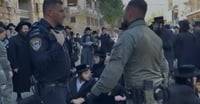 'נאצים' ו'לכו לעזה': חרדים התפרעו בכיכר השבת