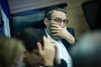מה הוא מתכנן? צפו בפליטת הפה של משה גפני בכנסת