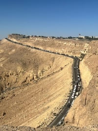 "מעבירים תרופות ודלק לאנסים": חסימת משאיות נרחבת