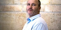 אריאל כהנא הודיע: לא אתראיין היום לתחנות רדיו חרדיות