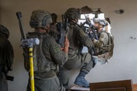 בתיעוד מהרחפן: חיסול מחבלים חמושים ואיתור אמצעי לחימה