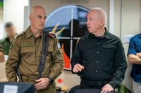 גלנט מעריך: היכולת הרקטית של חיזבאללה ירדה ל-20%