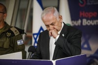 ניסיון אחרון: 12 חברי קבינט בפניה לדחות את עדות נתניהו