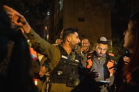 בליל שבת: טיל מתימן נפל בת"א – 16 נפצעו קל מרסיסים