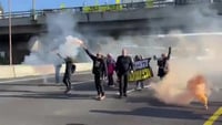 לפני כינוס הקבינט: משפחות החטופים חסמו את כביש 1