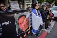 "לא עוזבת אותי המחשבה שהיית צריך להיות כאן עכשיו"