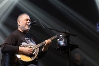 זה התאריך החדש: דחיית מופע 40 שנה ל"עיניים שלי" של יהודה פוליקר בקיסריה