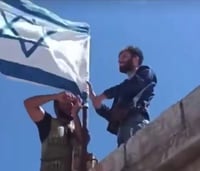 בדרך לסיפוח? הדרוזים בסווידא מניפים דגלי ישראל מהגגות