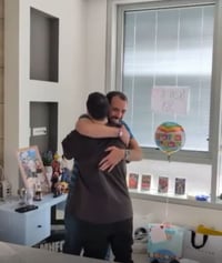 החטוף טל שוהם נפגש עם חבריו לשבי, גיא גלבוע דלאל ואביתר דוד