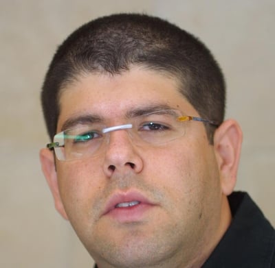 לאטמה: "ואתא שטינקרא" – הסאטירה הימנית בועטת בראש