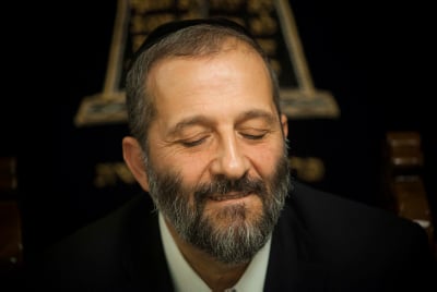 לחץ על אריה דרעי לוותר על משרד הפנים