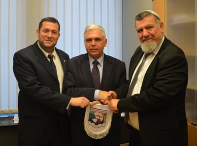 צפו: המתנחלים וחברי הפרלמנט האירופי ילחמו יחד בחרם