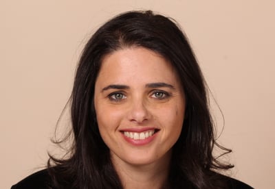 שקד לג'ון קרי: צבוע, ציני ואכזר שמאיים על חיי ילדינו