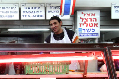 הרב אבינר: לא צריך לקנות עופות מהדרין