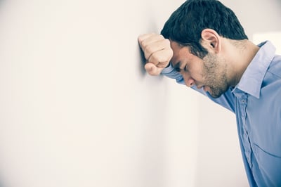מחקר חדש: דיכאון קליני הופך אותנו לזקנים