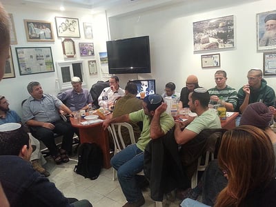 ההנהגה הצעירה מקימה את מטה השטח של המפלגה