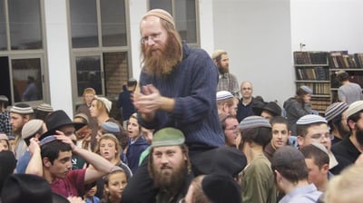 מאות חגגו את שובו של בעז אלברט ליצהר