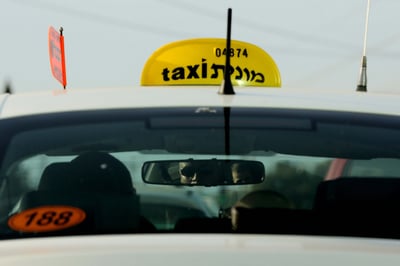 עיריית ירושלים תלמד את נהגי המוניות אנגלית