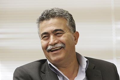 השר פרץ רומז: שינויים פוליטיים באוקטובר