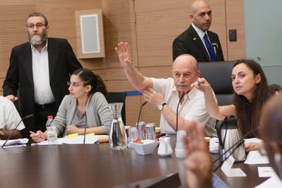 אושר: יעד הגירעון ל- 2015 יגדל ל- 3.4%