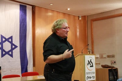 טוביה טננבום: "נתניהו הוא הססן, פחדן ומוג לב"