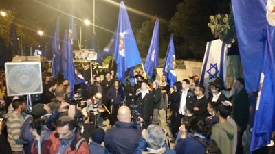 צועדים ממקום ניסיון ההתנקשות אל הר הבית