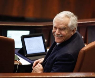 השר יאיר שמיר צפוי להודיע על פרישה