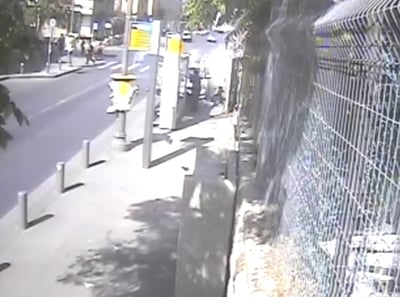 קשה לצפייה: הדריסה, הדקירה וחיסול המחבל