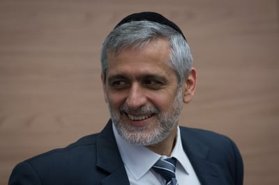 בצעד נדיר, אלי ישי התייצב לדין תורה בעת כהונתו כשר הפנים