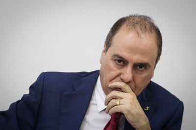 סילבן שלום הודיע על פרישה מהחיים הפוליטיים