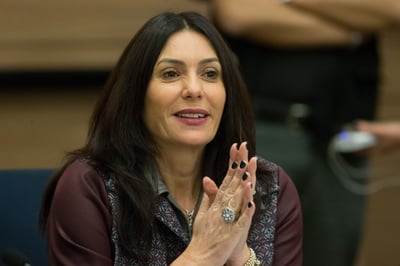 רגע לפני הקרב: מירי רגב סימסה לרב – וישראל זכתה במדליה