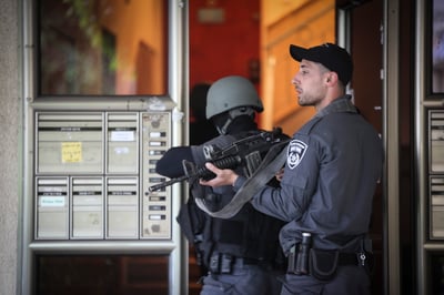 מרדף בתל אביב אחרי מחבל שניסה לדקור חייל